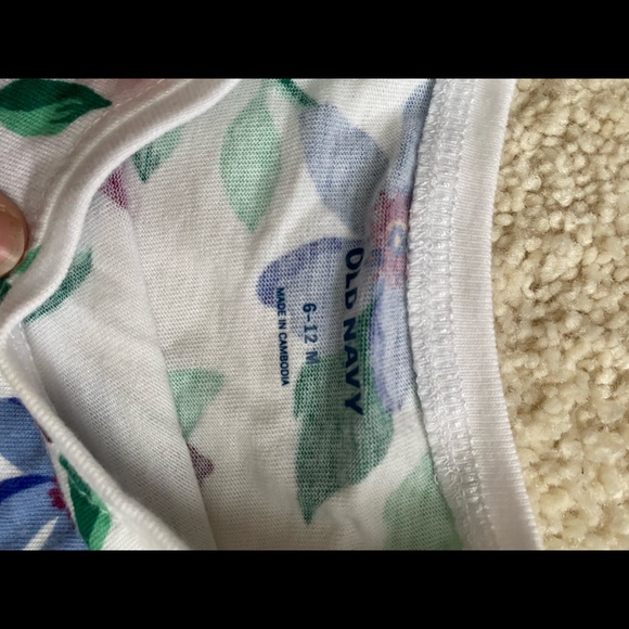 Old navy toddler dress 6-12 months - Picture 3 of 3